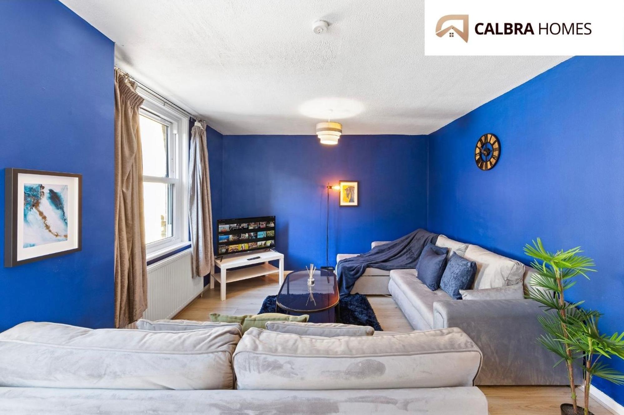 The Angel Garden Residence, A Sophisticated 3-bedroom Escape *