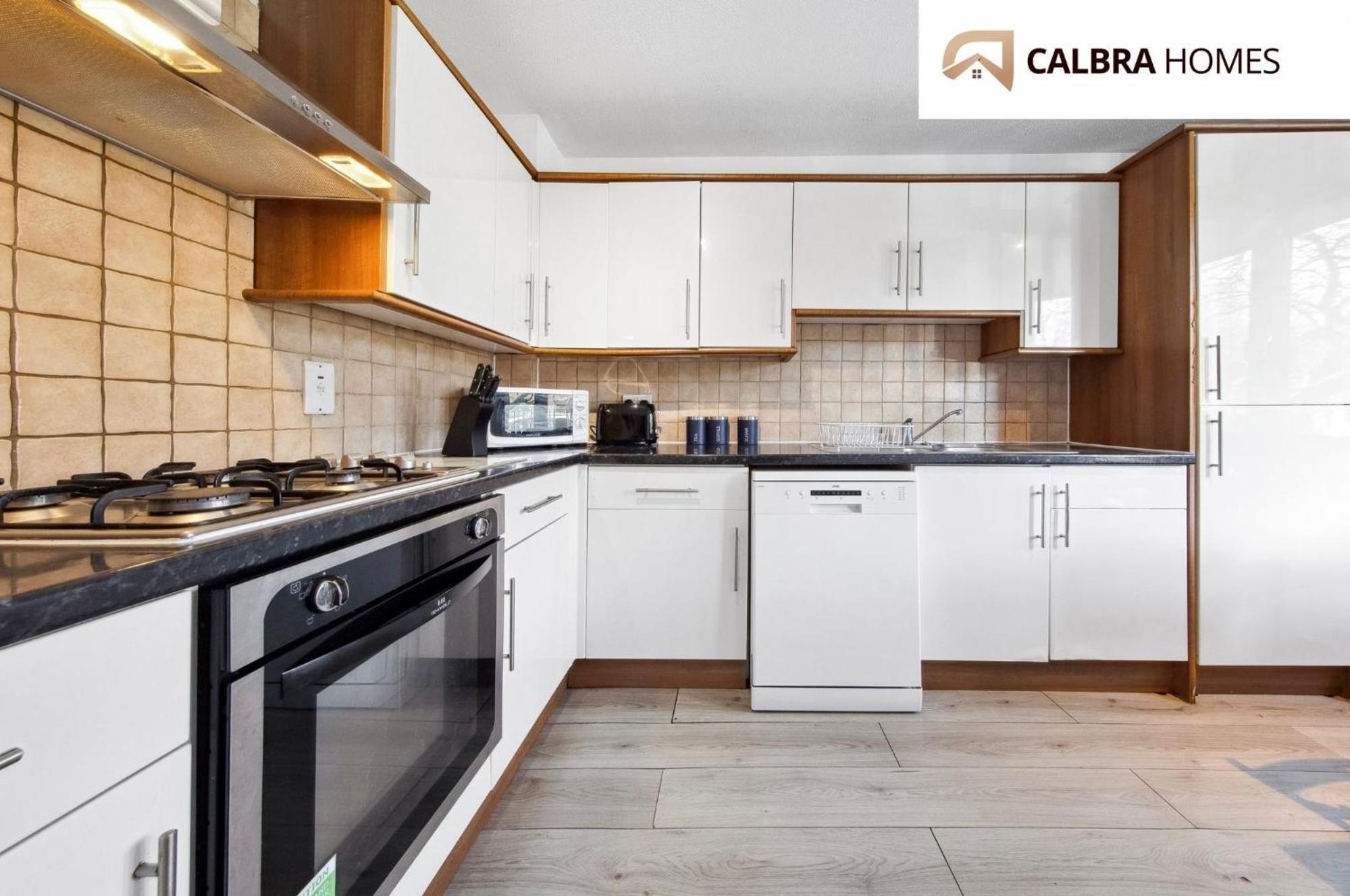 The Angel Garden Residence, A Sophisticated 3-bedroom Escape * Londra