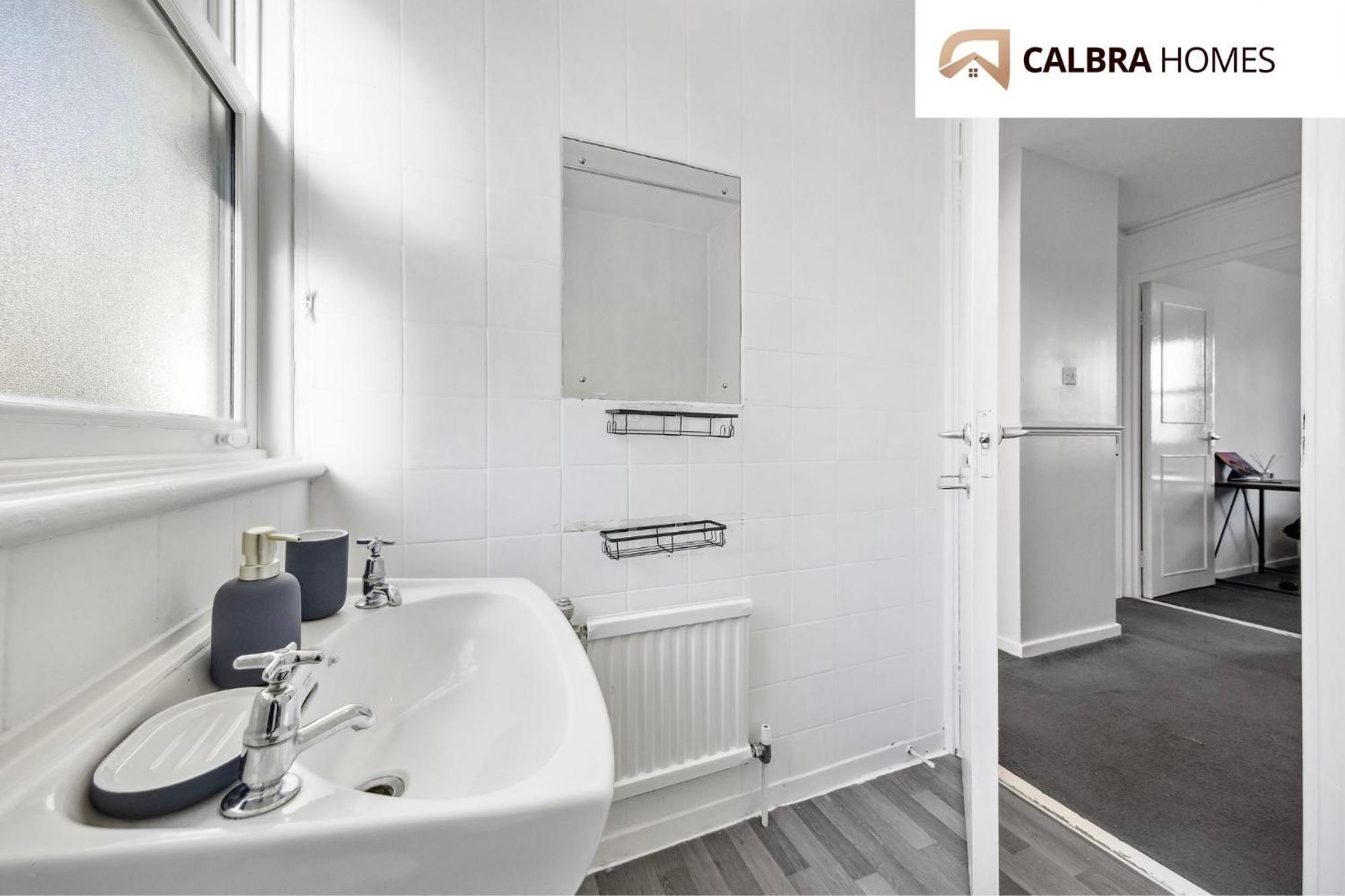 The Angel Garden Residence, A Sophisticated 3-bedroom Escape *